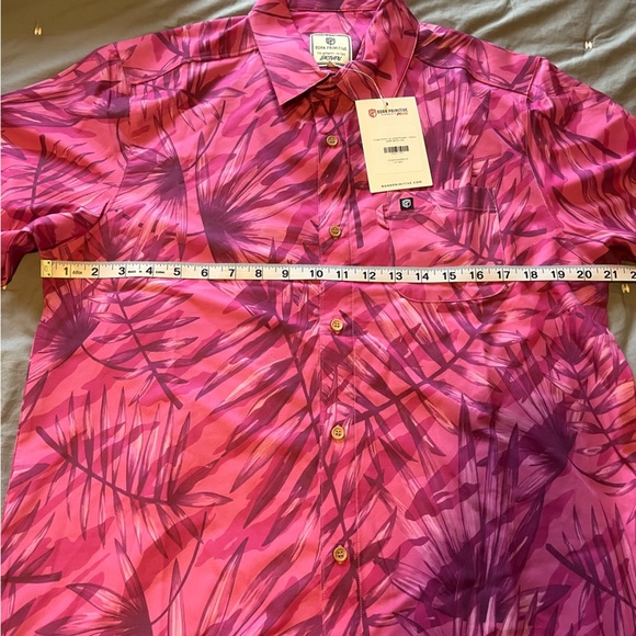 NWT Born Primitive Men's Voyager Button Up Pink Print Jungle Shirt Size Medium - Picture 7 of 9